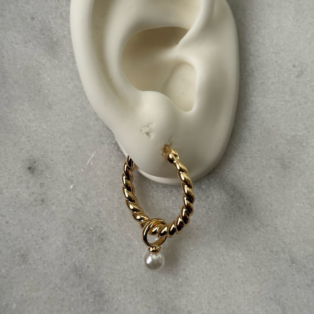 Gold Twist Pearl Dangle Hoop Earrings 

Brand New - Picture 3 of 4